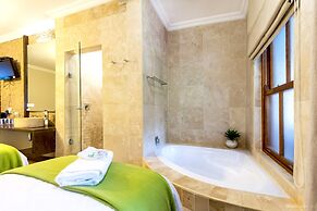 OR Tambo Guest House