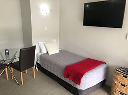 Absolute Lakeview Motel