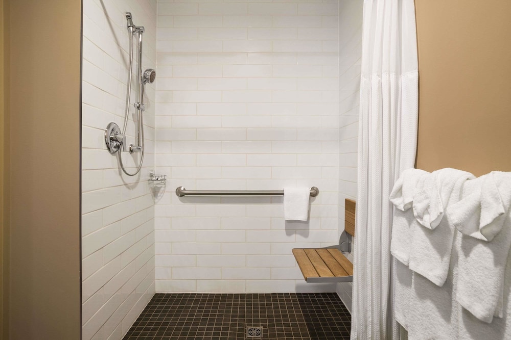 Microtel Inn & Suites by Wyndham Blackfalds Red Deer North