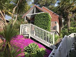 Bay Cabinz Motel