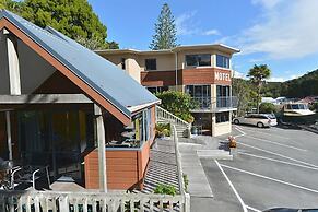 Bay Cabinz Motel