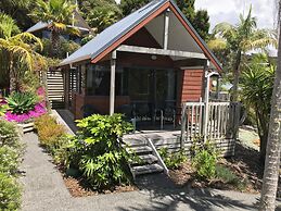 Bay Cabinz Motel