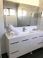 Sunseeker Motor Inn