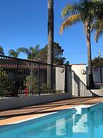 Sunseeker Motor Inn