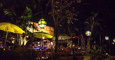 Hollanda Montri Guesthouse