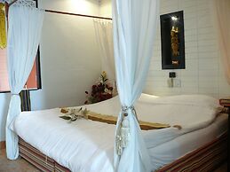 Hollanda Montri Guesthouse
