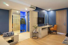 Avissa Suites