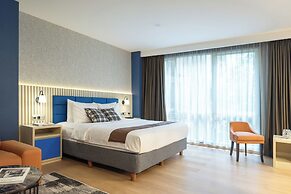 Avissa Suites