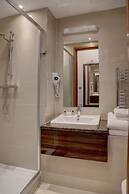 The Airlink Hotel London Heathrow