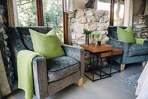 Mosaic Lagoon Lodge