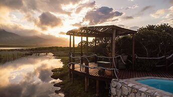 Mosaic Lagoon Lodge