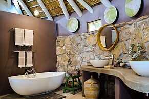 Mosaic Lagoon Lodge