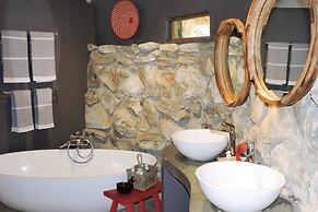 Mosaic Lagoon Lodge