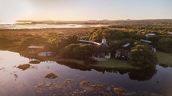 Mosaic Lagoon Lodge