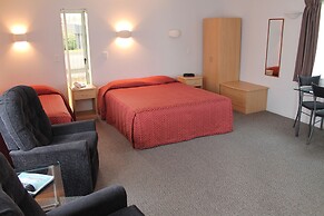 Riverview Motel