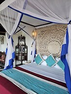 Dhow Palace Hotel