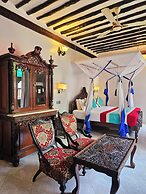 Dhow Palace Hotel