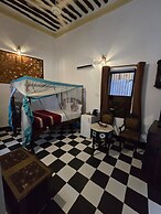 Dhow Palace Hotel