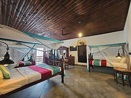 Dhow Palace Hotel