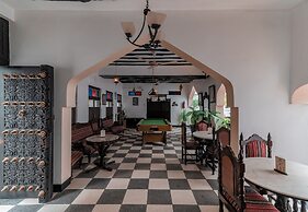 Dhow Palace Hotel
