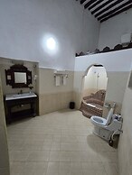 Dhow Palace Hotel