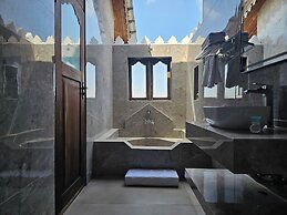 Dhow Palace Hotel