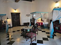 Dhow Palace Hotel