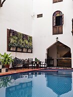 Dhow Palace Hotel