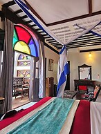 Dhow Palace Hotel