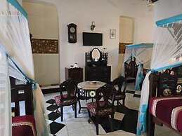 Dhow Palace Hotel