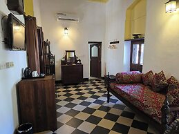 Dhow Palace Hotel