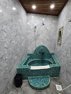 Dhow Palace Hotel