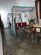 Dhow Palace Hotel
