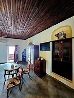 Dhow Palace Hotel