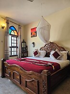 Dhow Palace Hotel