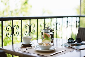 Karalis City Hotel