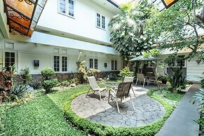 Rehat at Ottenville Boutique Hotel