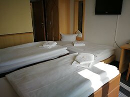 Hotel NearBy