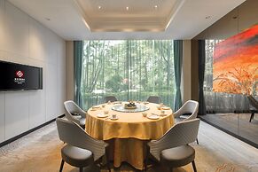 Royal Garden Hotel