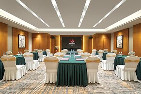 Royal Garden Hotel
