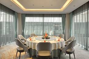 Royal Garden Hotel