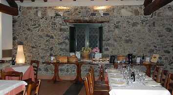 Antico Borgo Etneo Country Hotel