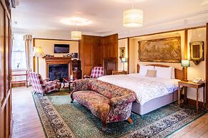 Dalmunzie Castle Hotel