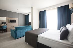 Falcon Hotel
