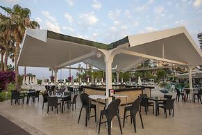 Falcon Hotel