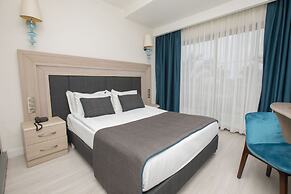 Falcon Hotel