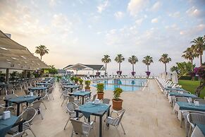 Falcon Hotel