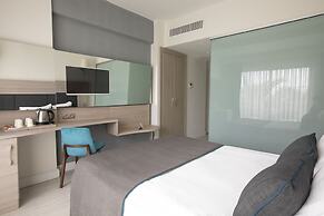 Falcon Hotel