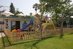 Falcon Hotel