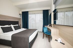 Falcon Hotel